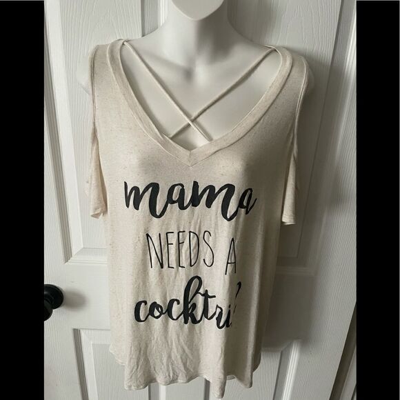 Mama needs a cocktail tee - Picture 1 of 4